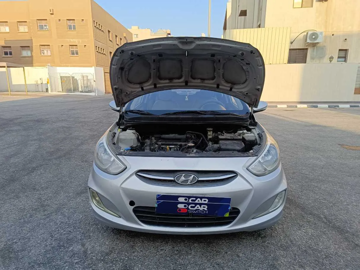 Car image 30