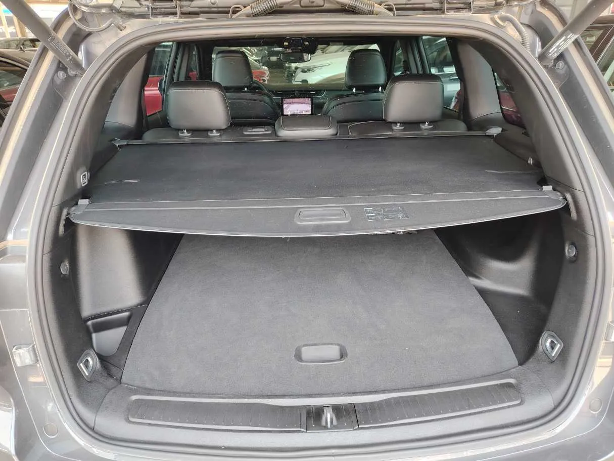 Car image 33