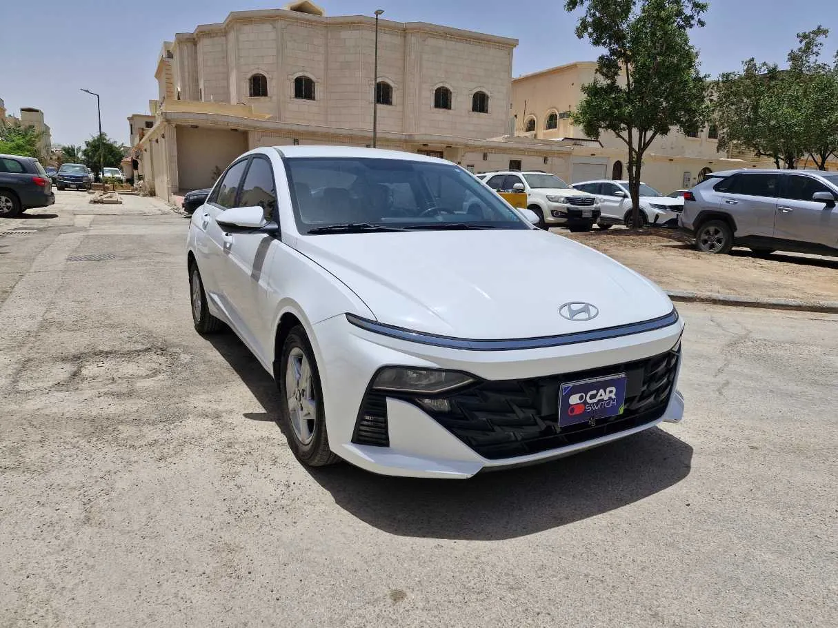 Car image 3