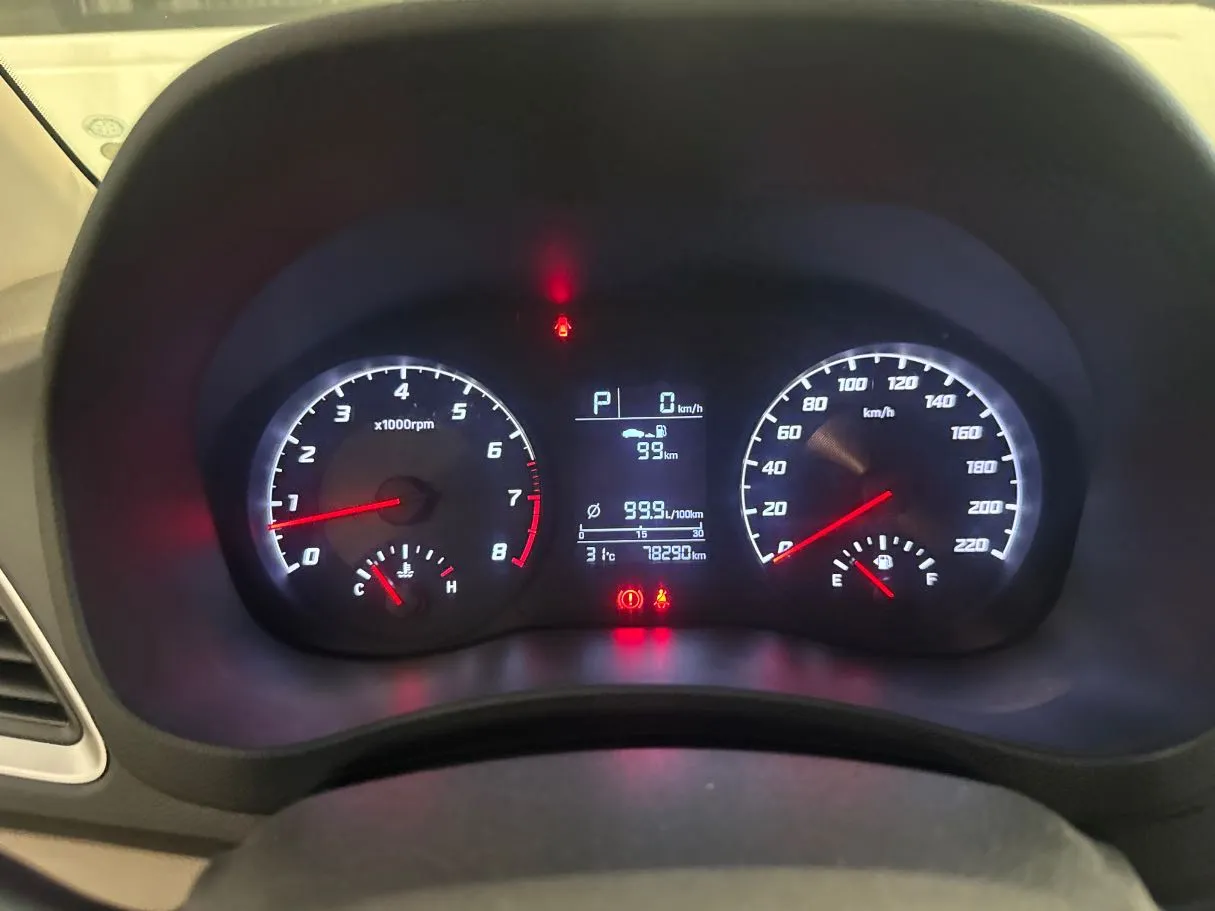 Car image 10