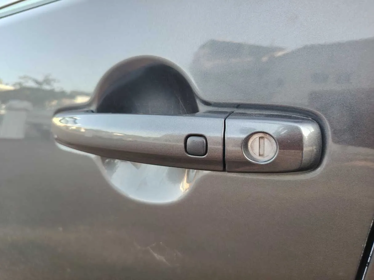 Car image 28