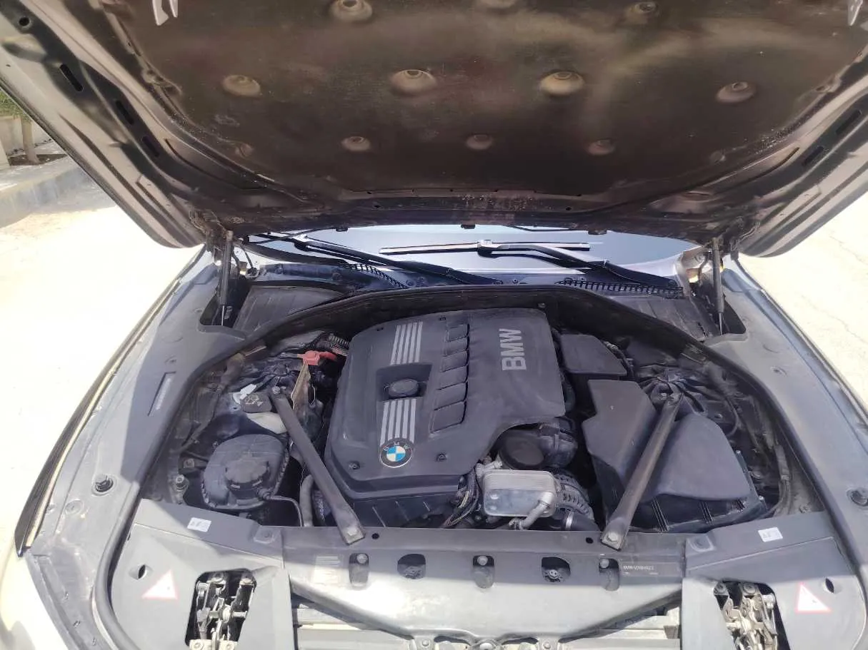 Car image 38