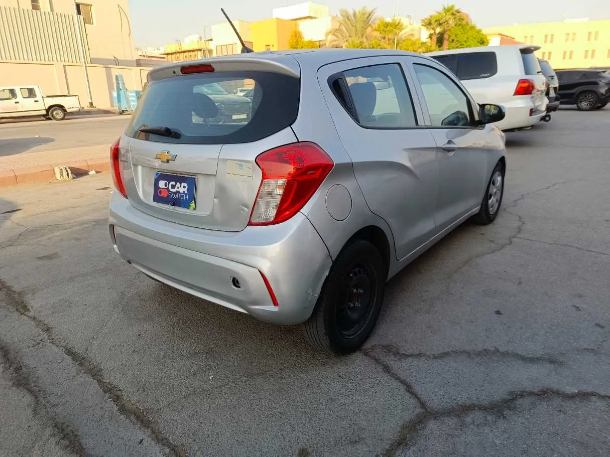 Car image 5