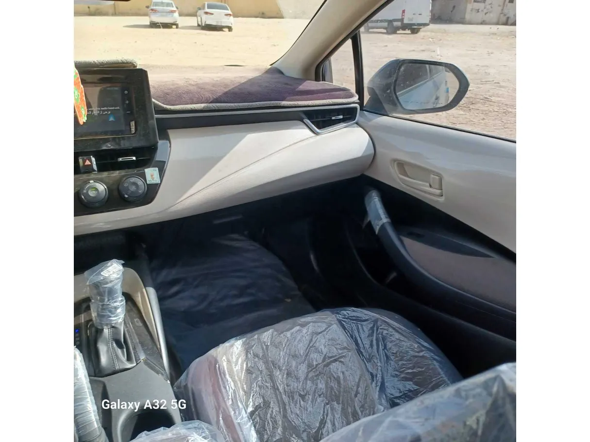 Car image 24