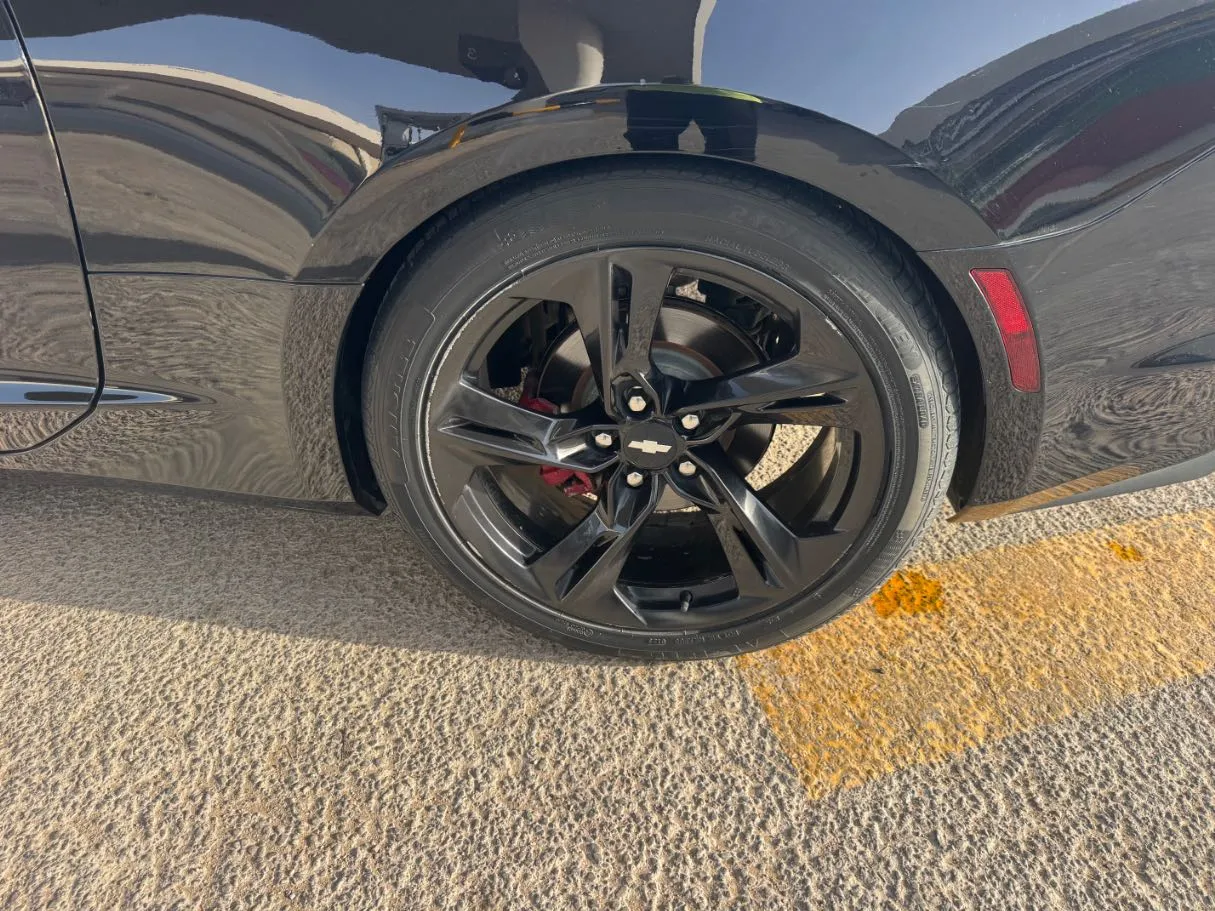 Car image 9