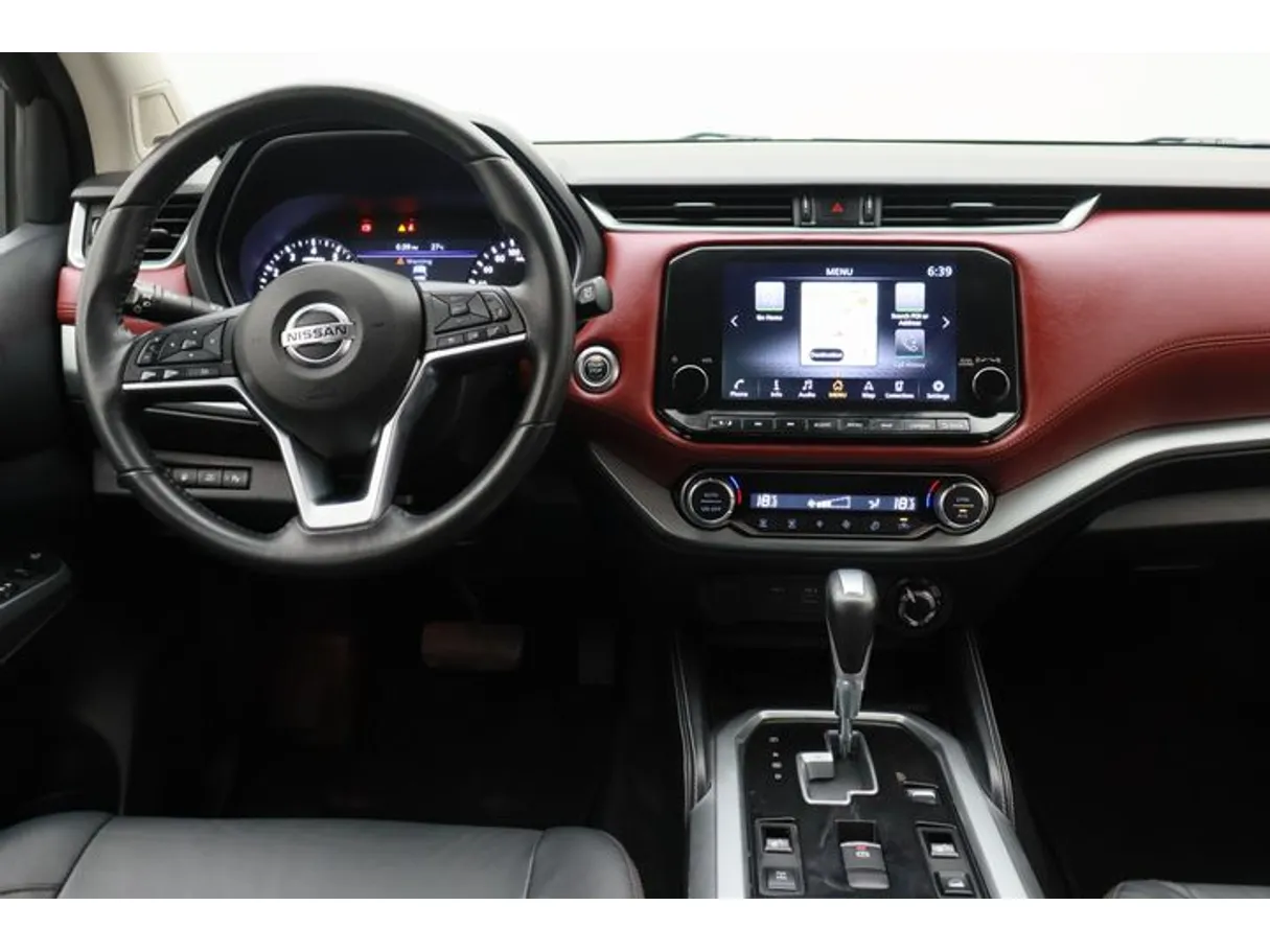 Car image 15