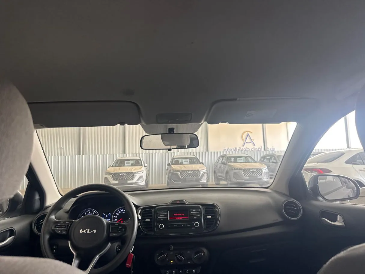 Car image 15