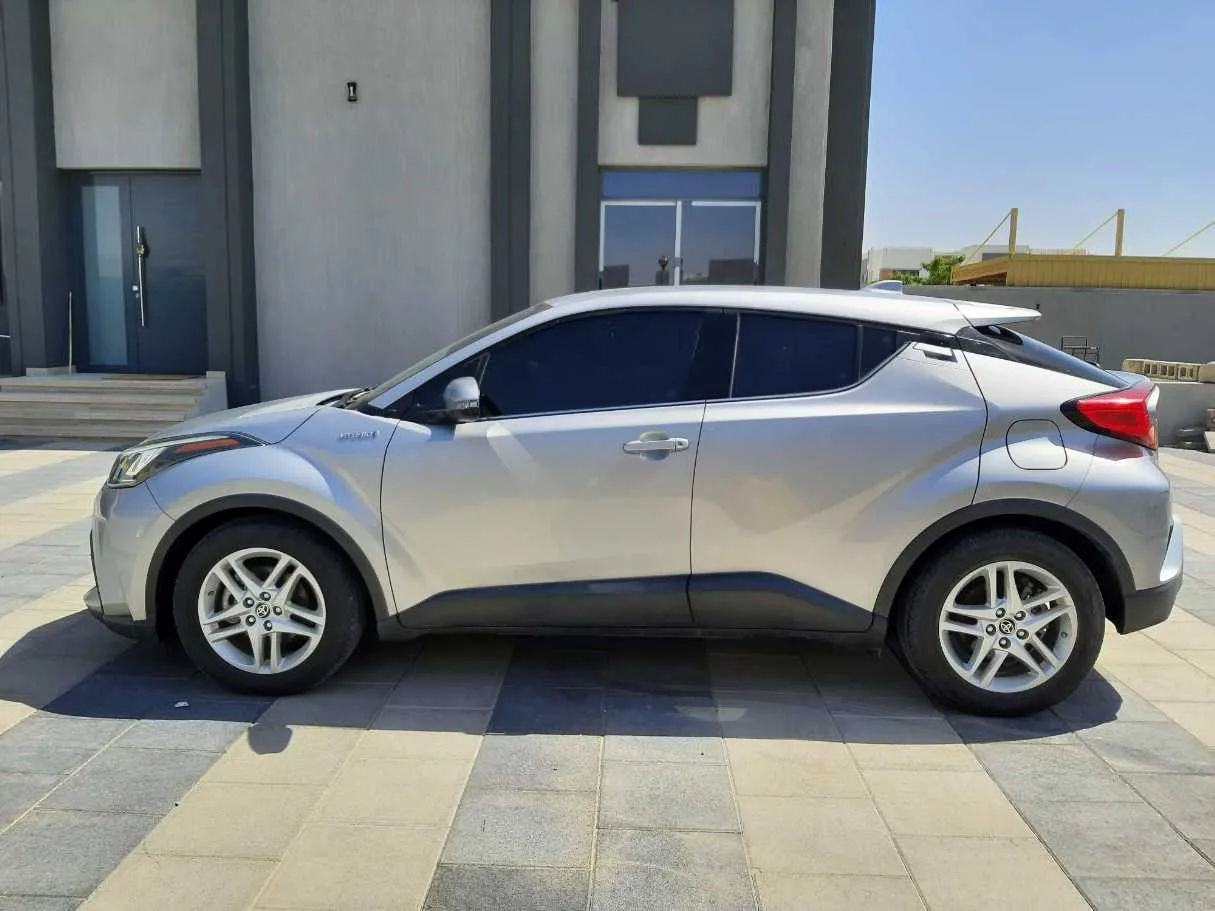 Car image 8
