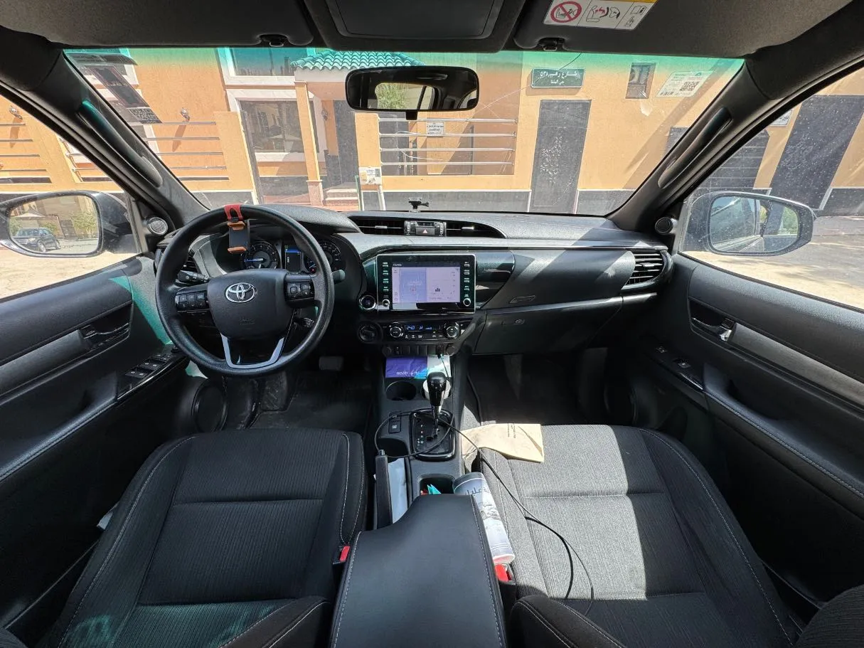 Car image 15