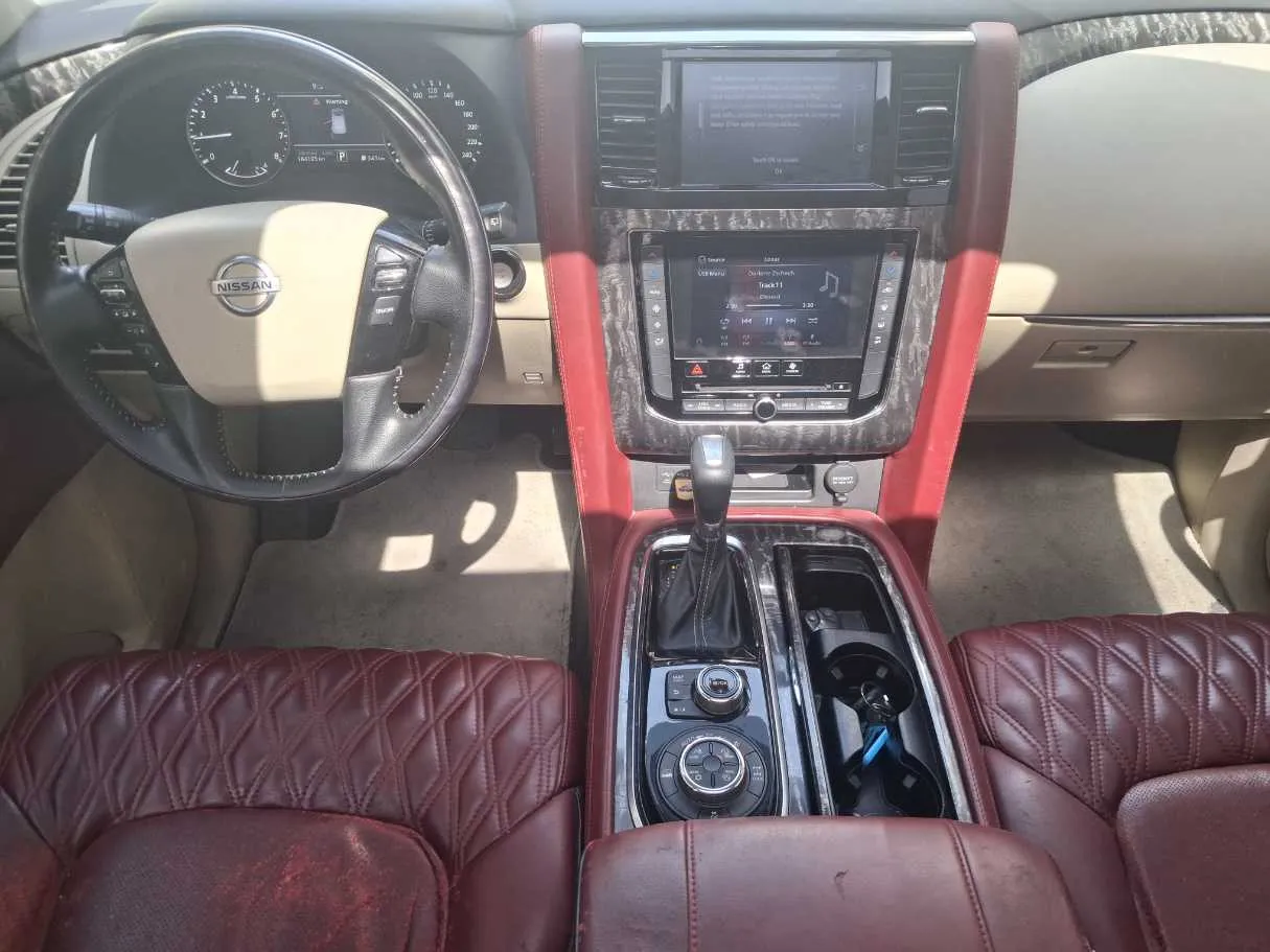 Car image 16