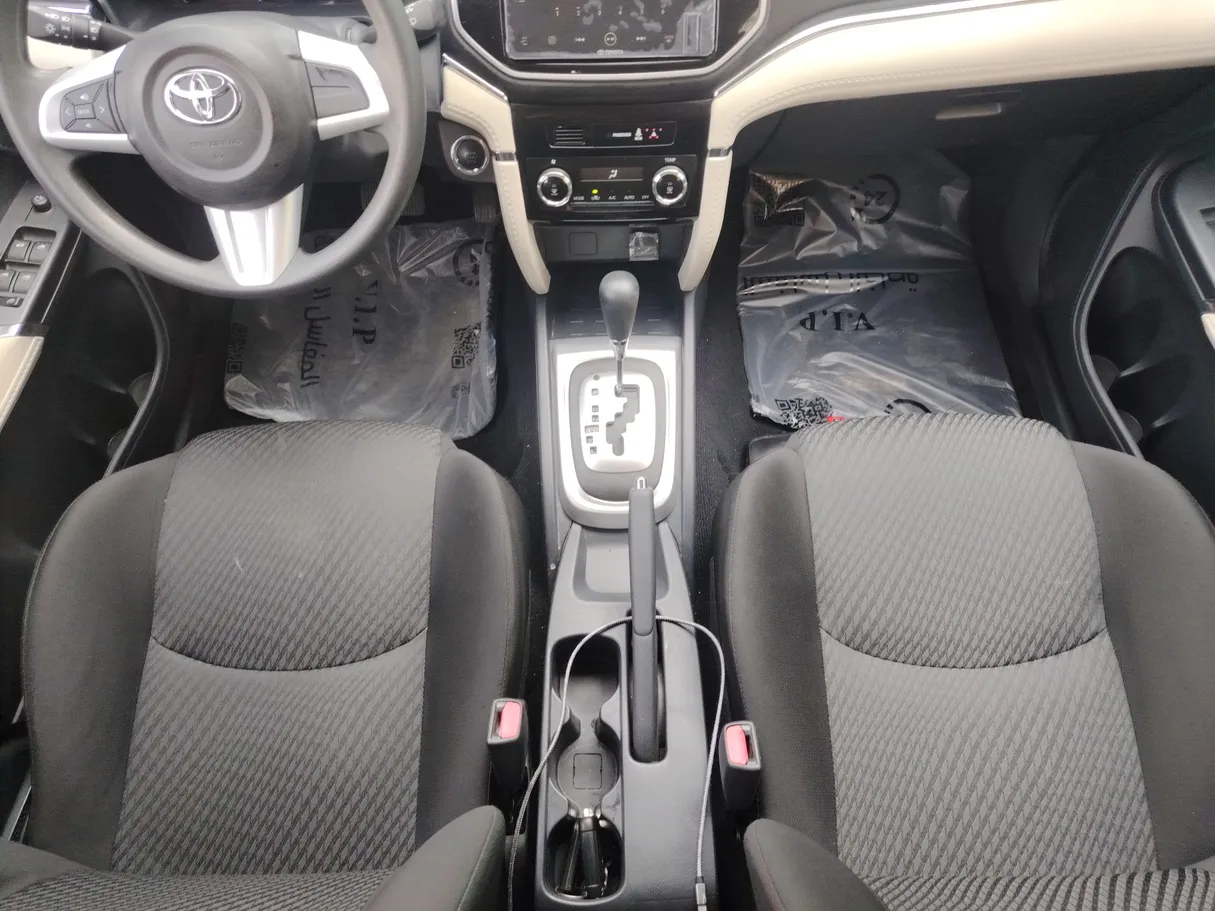 Car image 20