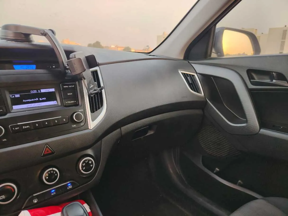 Car image 23