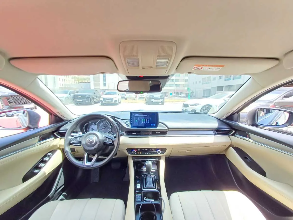 Car image 17