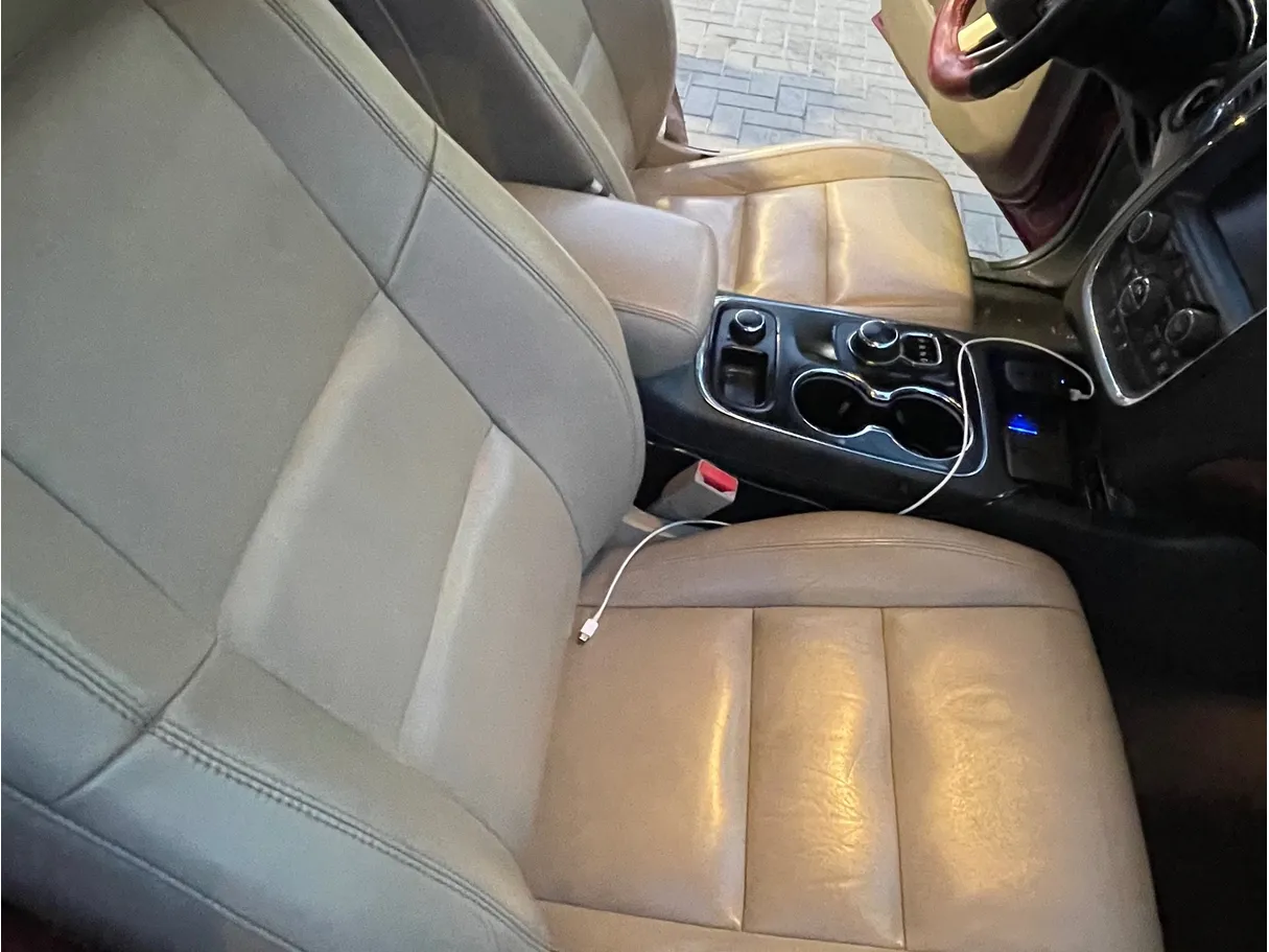 Car image 5