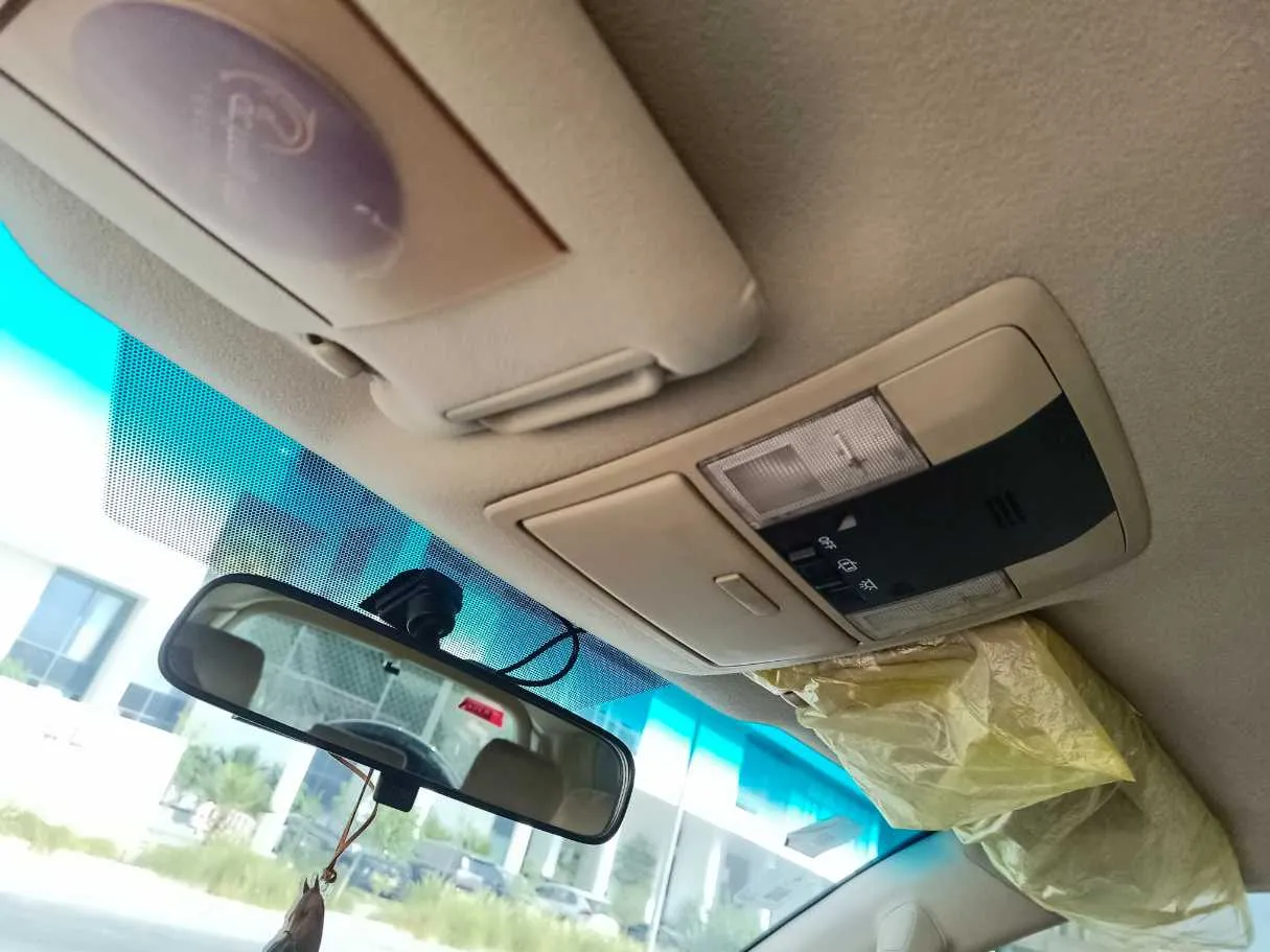 Car image 29