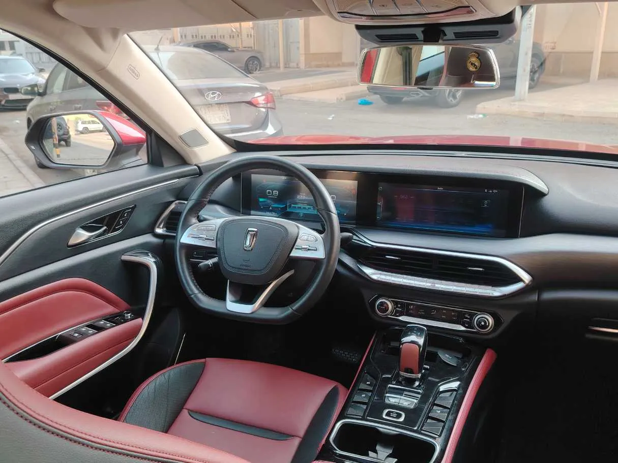 Car image 25