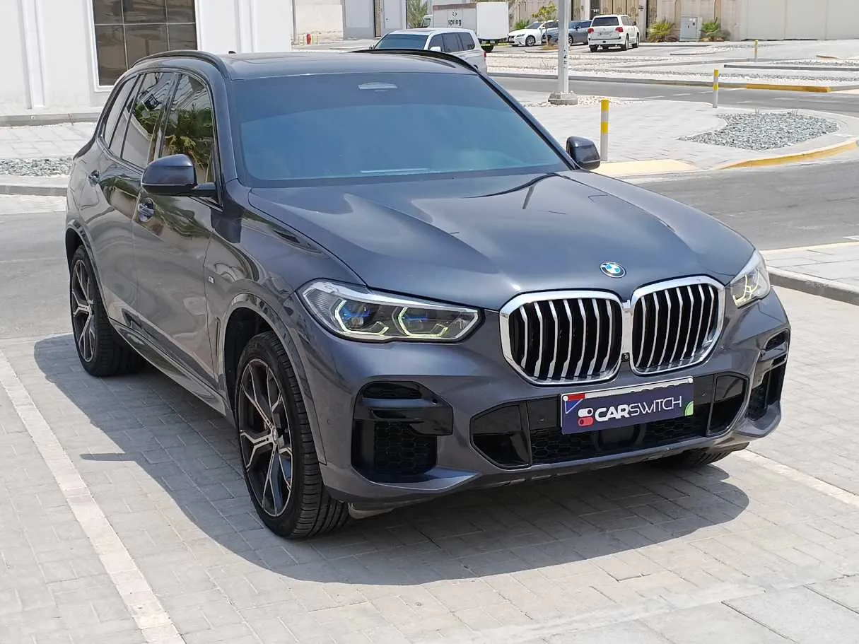 Car image 3