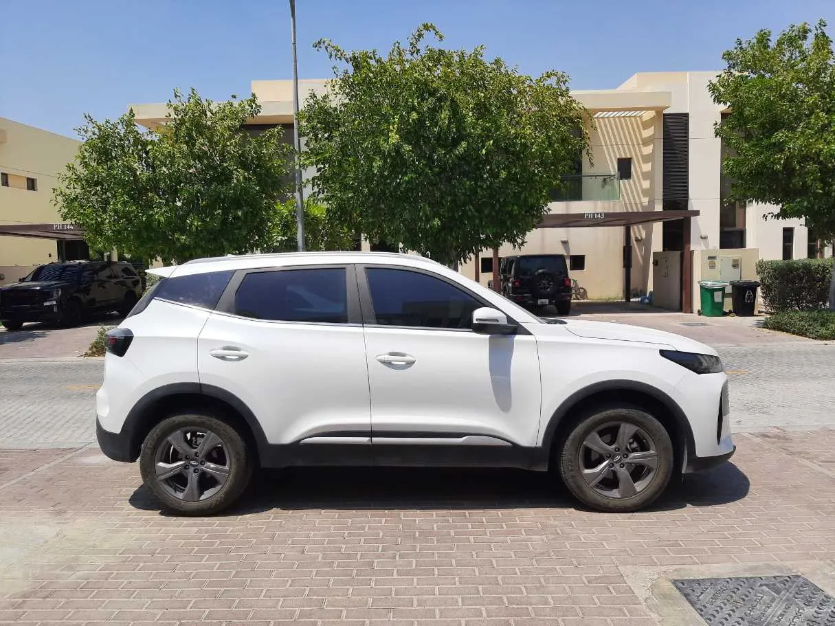 Car image 8