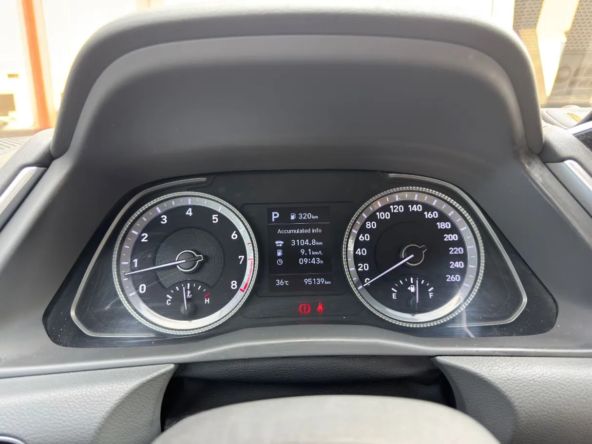 Car image 20