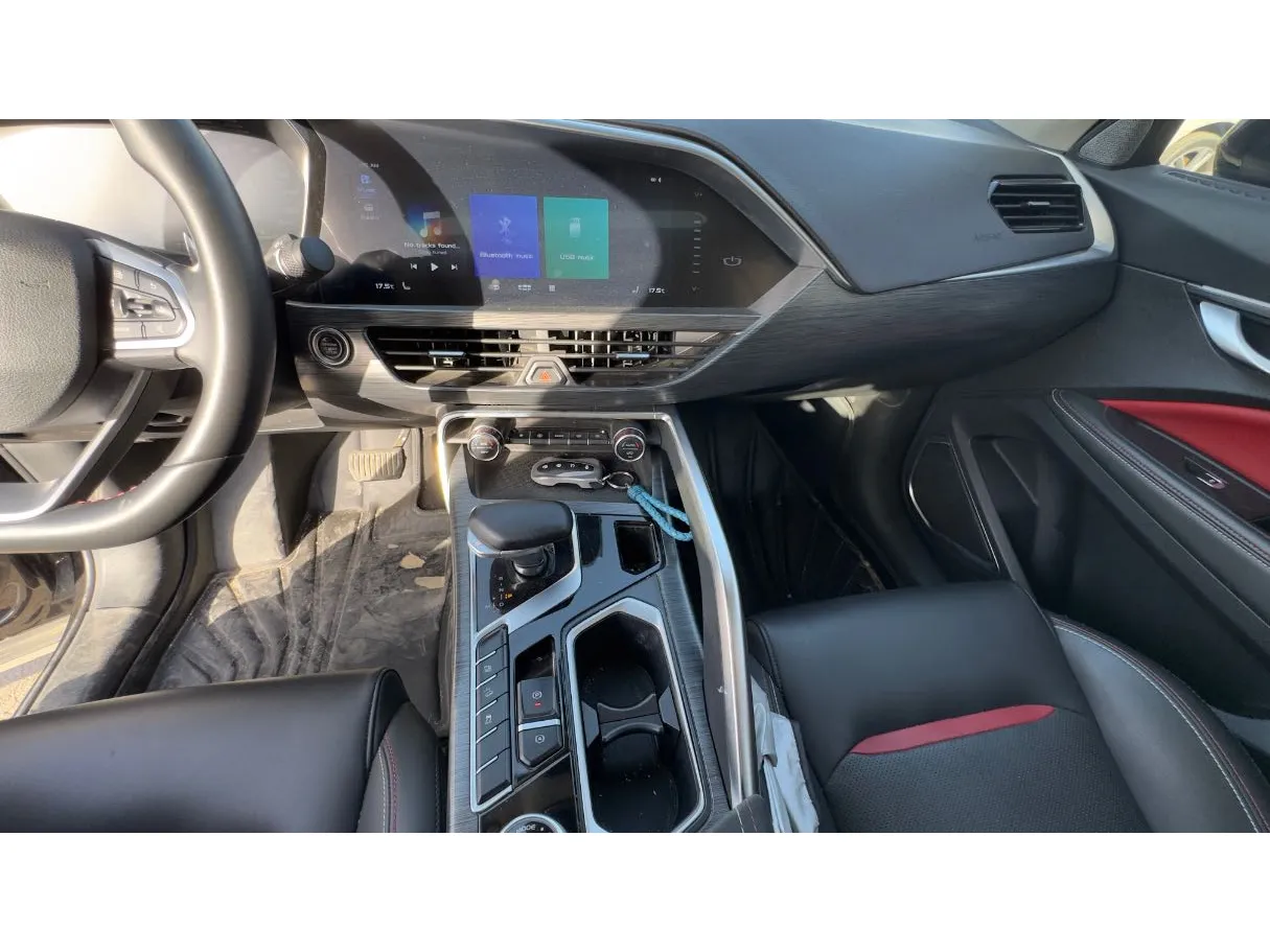Car image 17