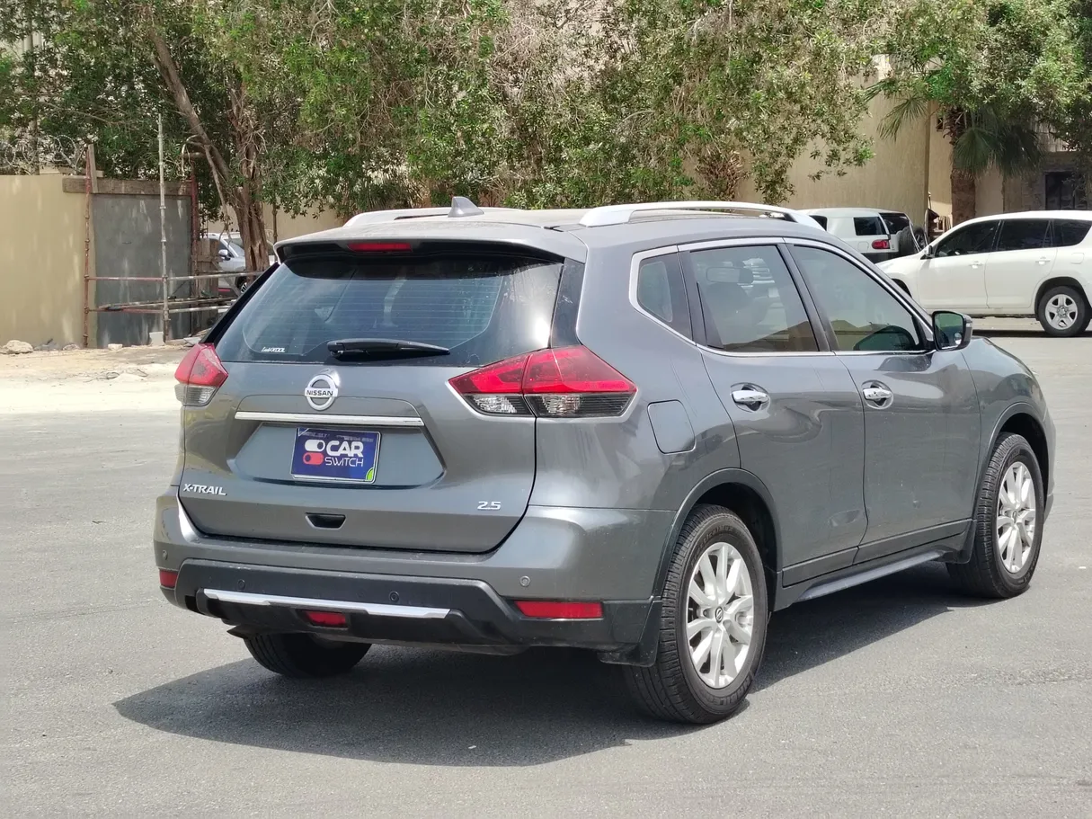 Car image 5