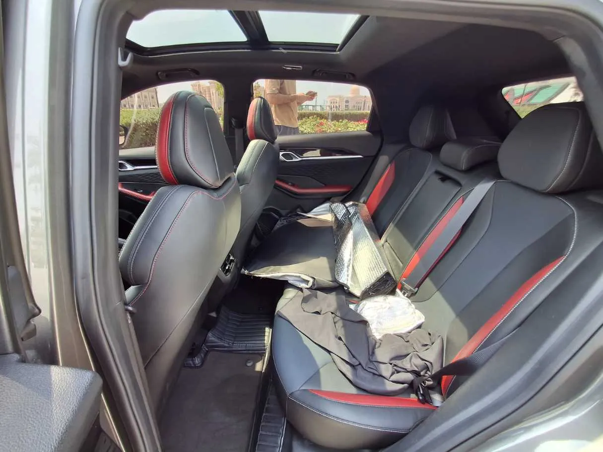 Car image 13