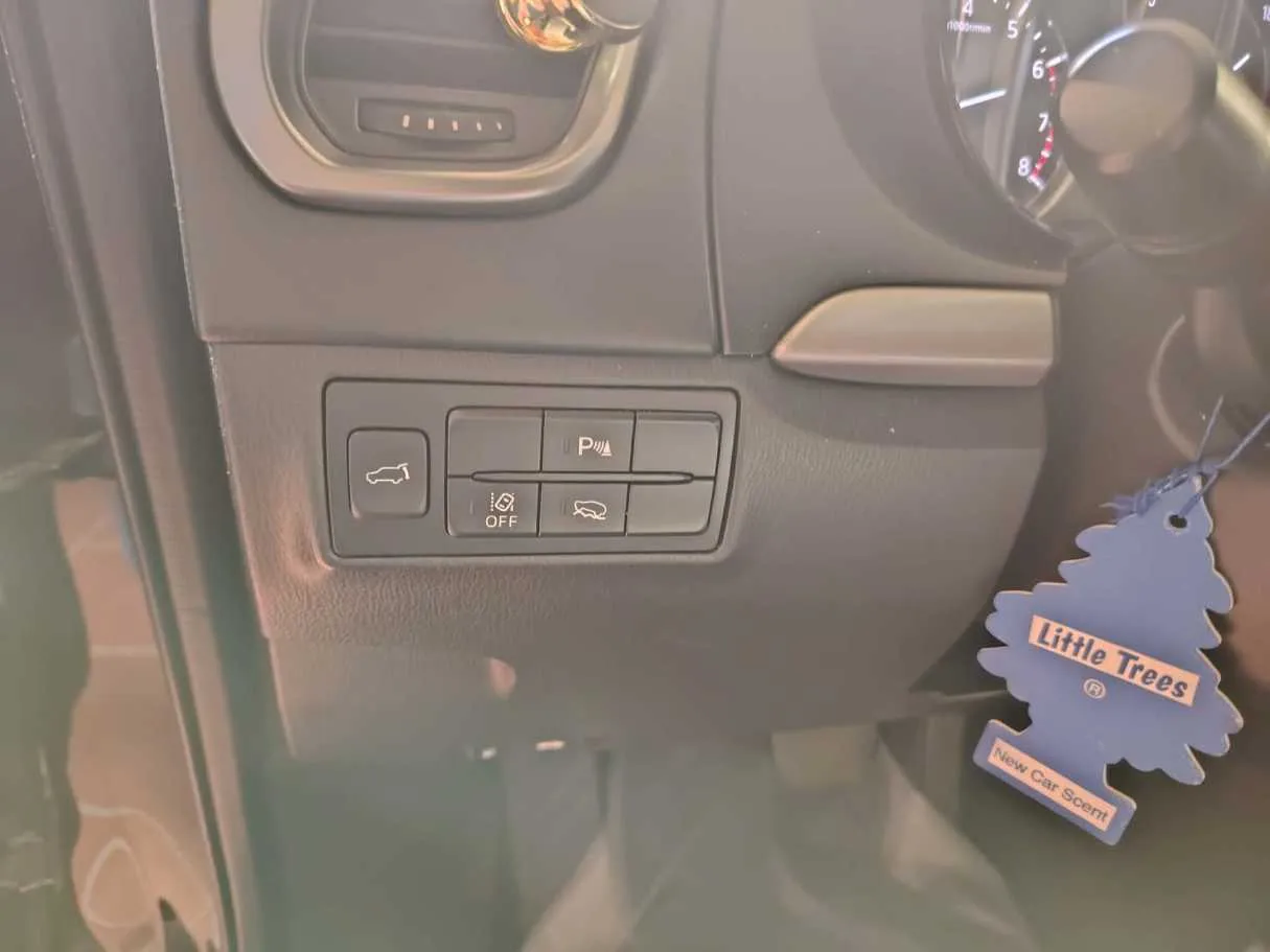 Car image 36