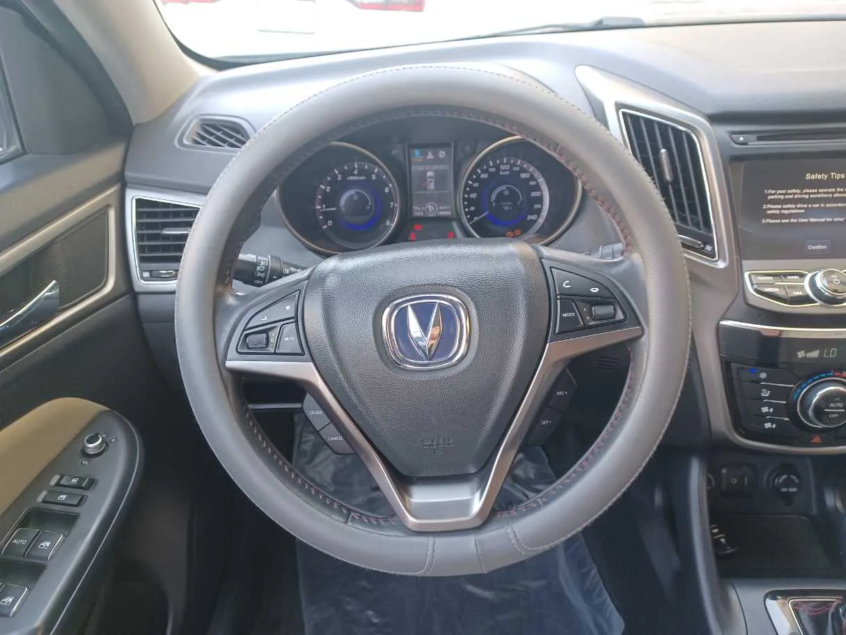 Car image 16