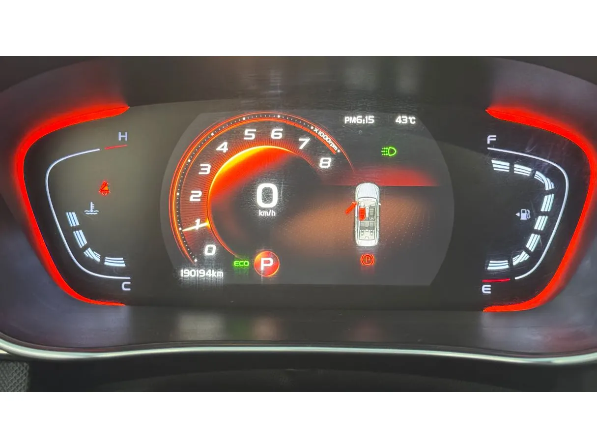 Car image 18