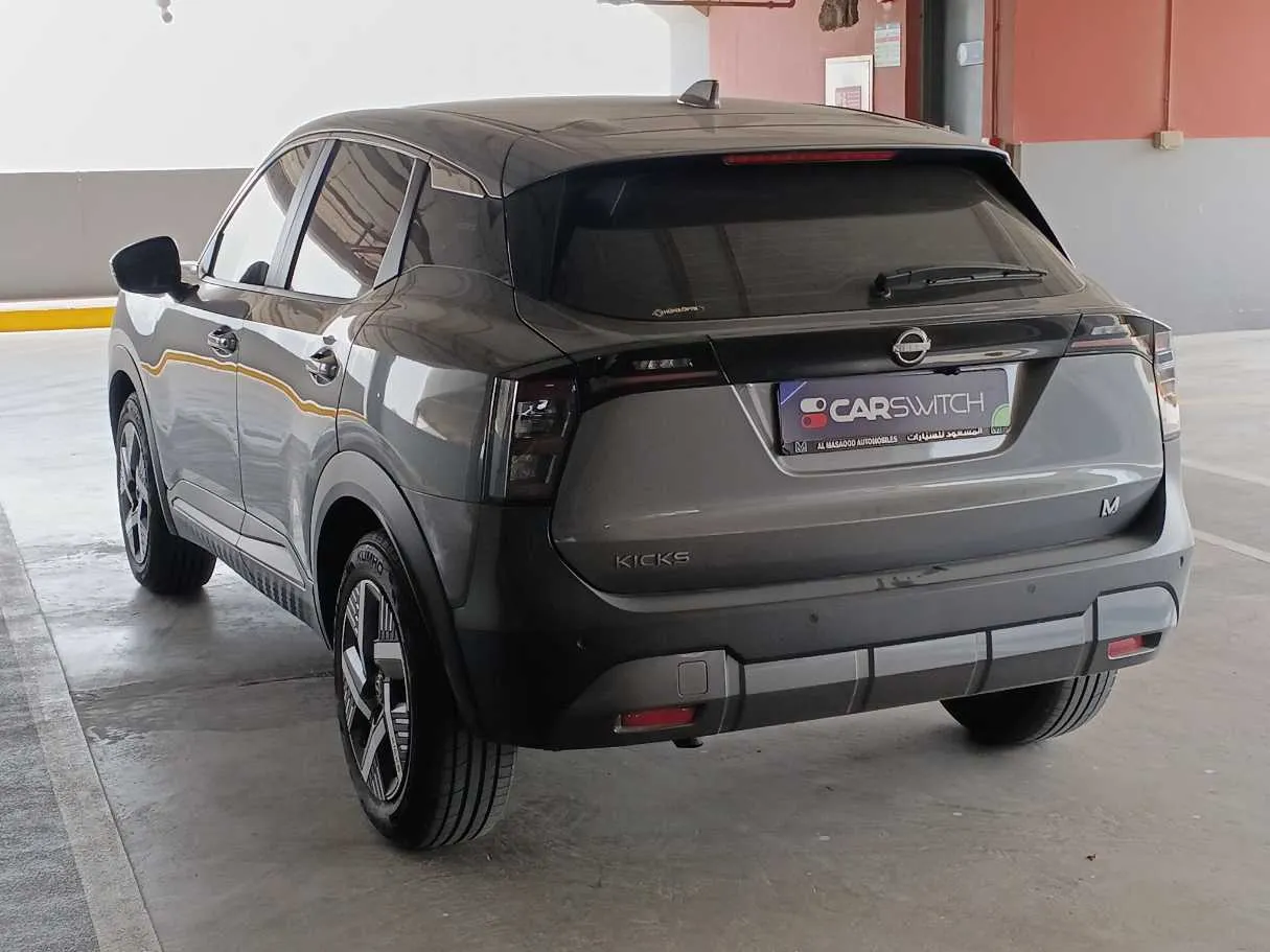 Car image 7