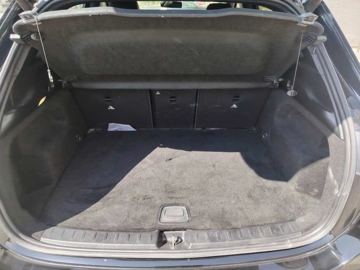 Car image 28