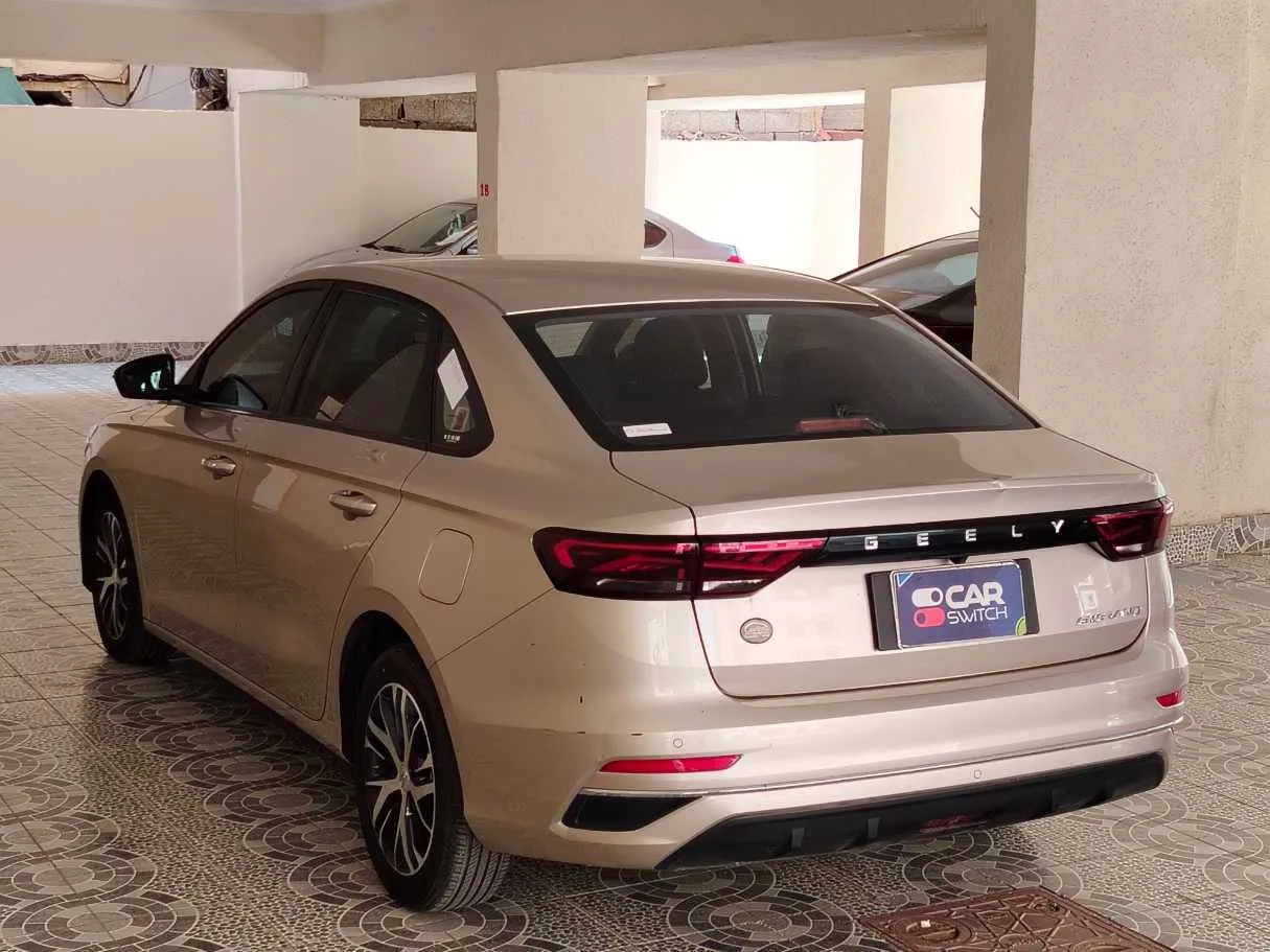 Car image 7