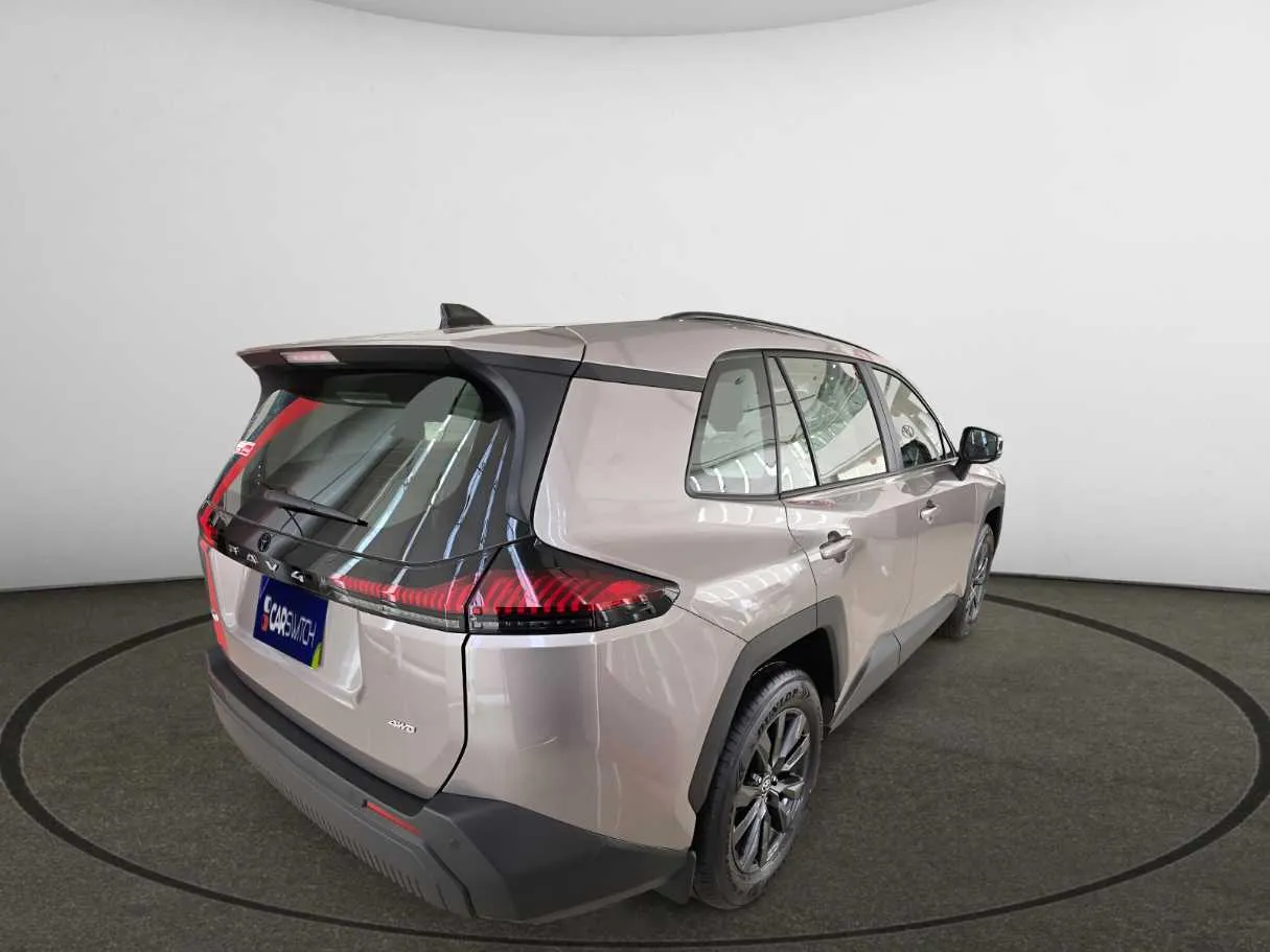 Car image 5