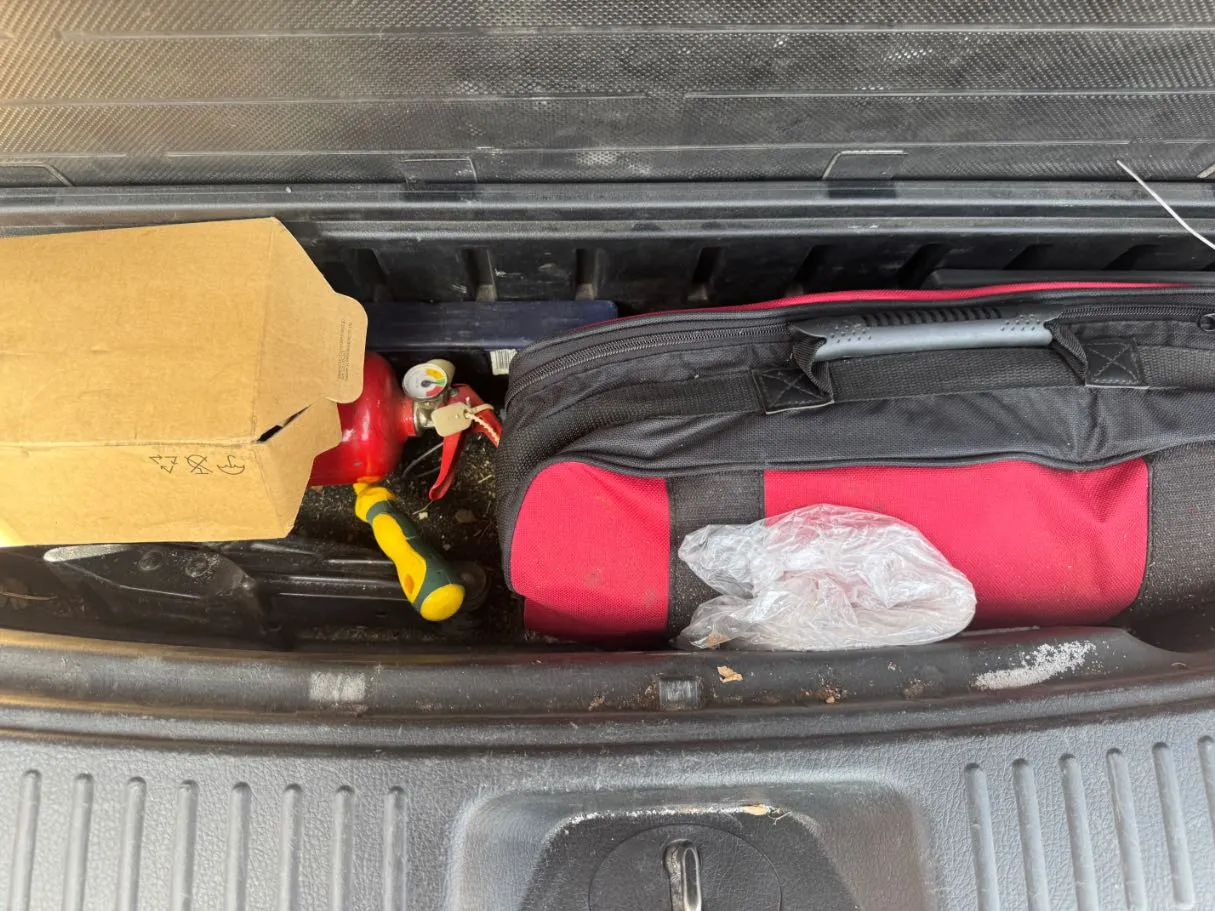 Car image 21