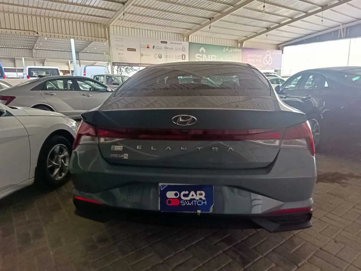 Car image 5