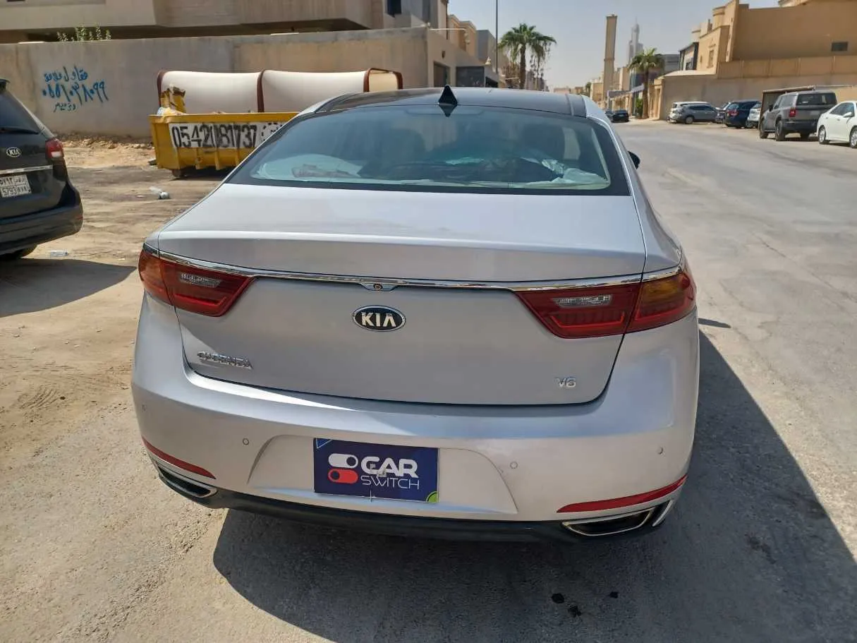 Car image 6