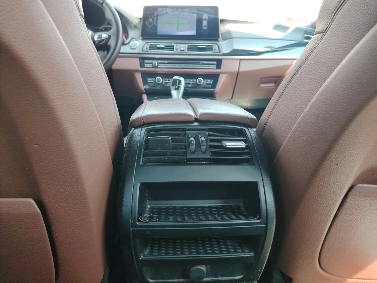 Car image 33