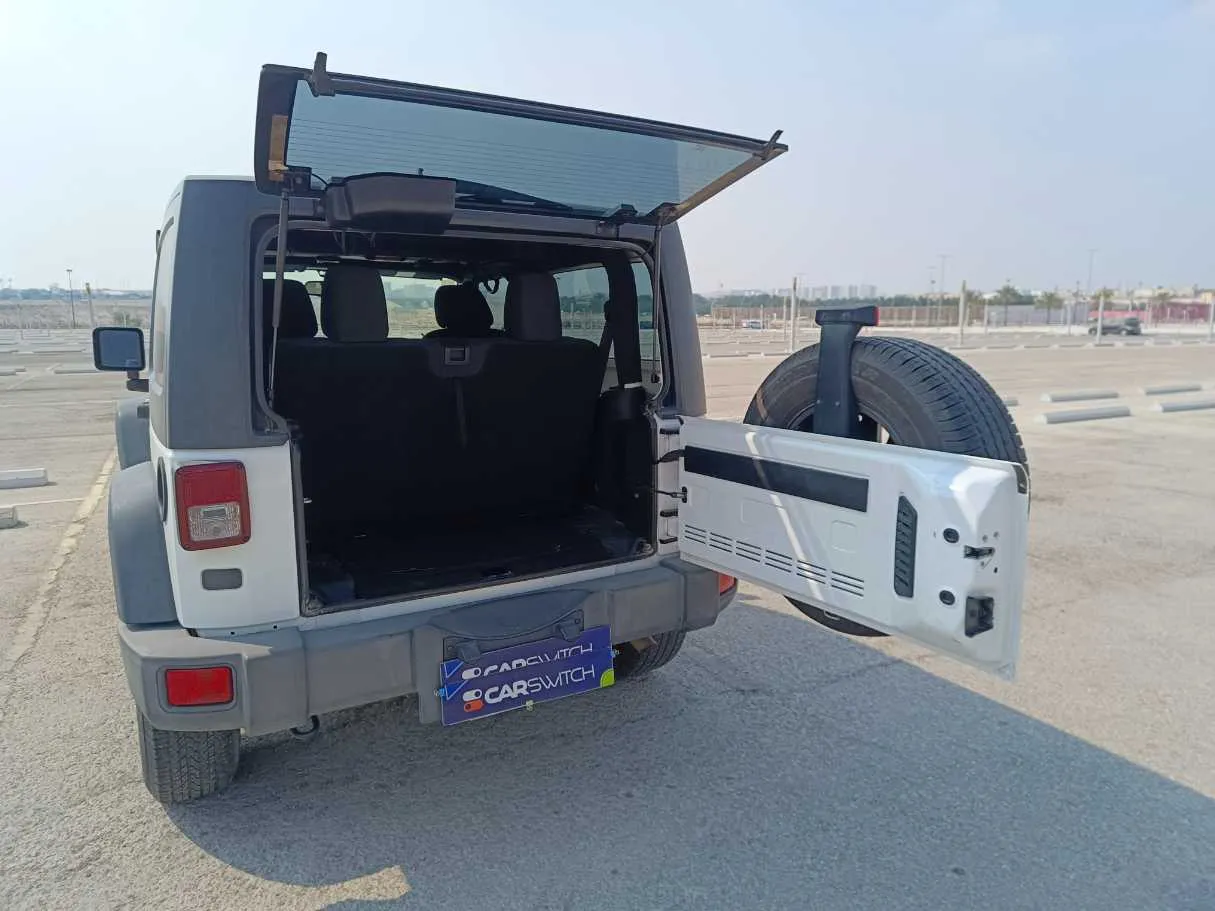 Car image 28