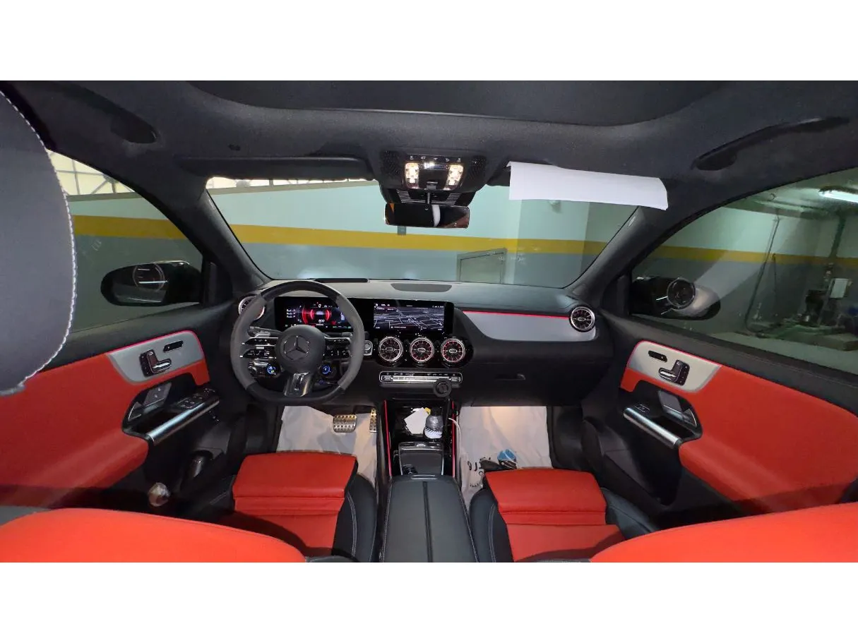 Car image 14