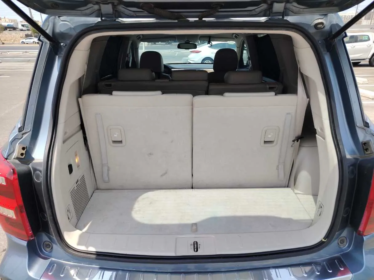 Car image 26