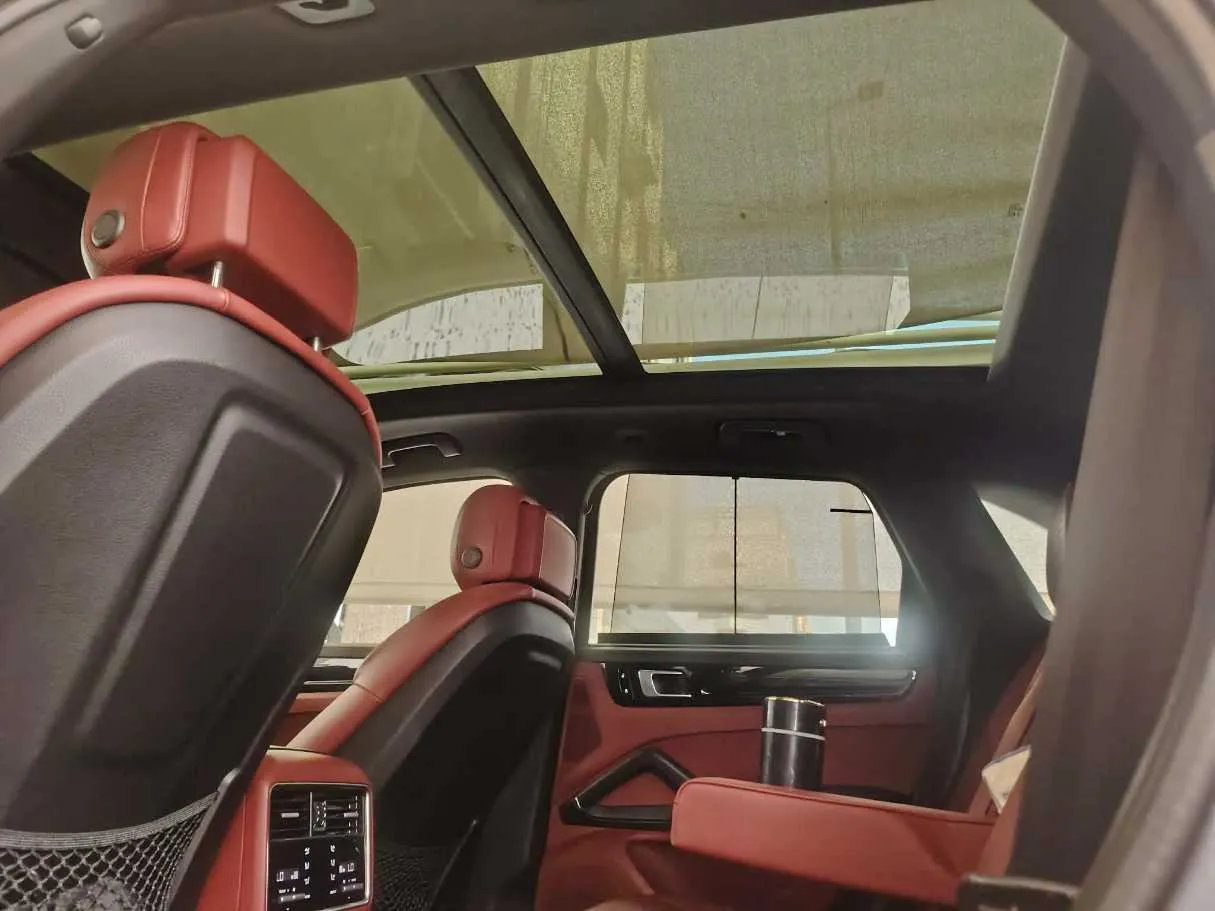 Car image 20