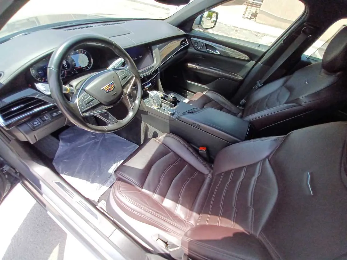 Car image 11