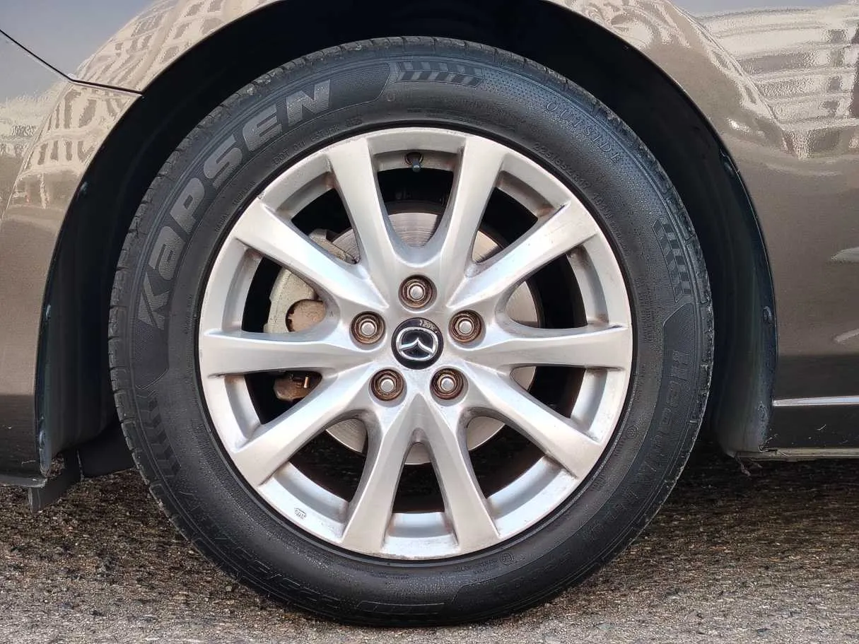 Car image 10