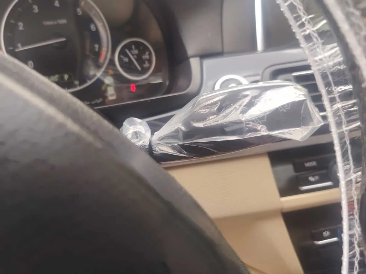 Car image 37