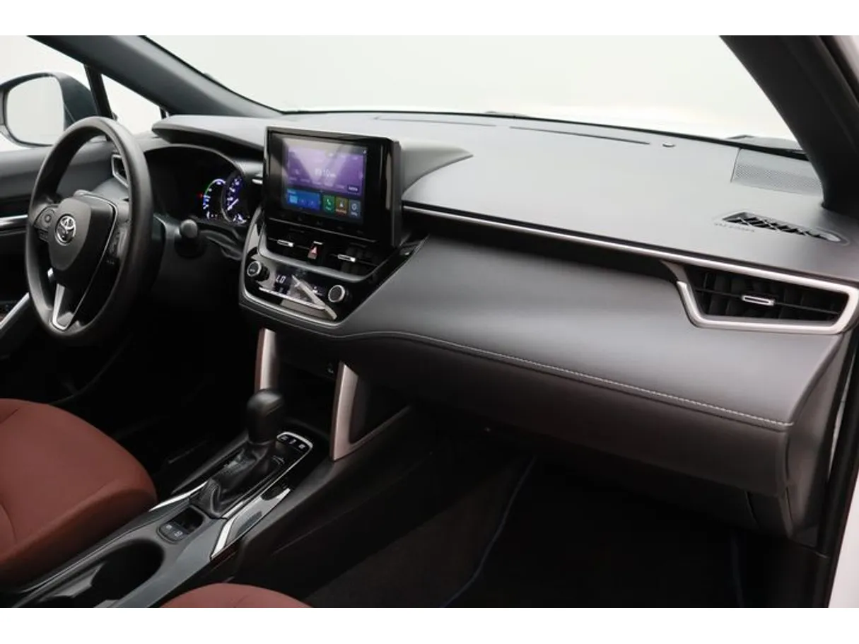 Car image 10
