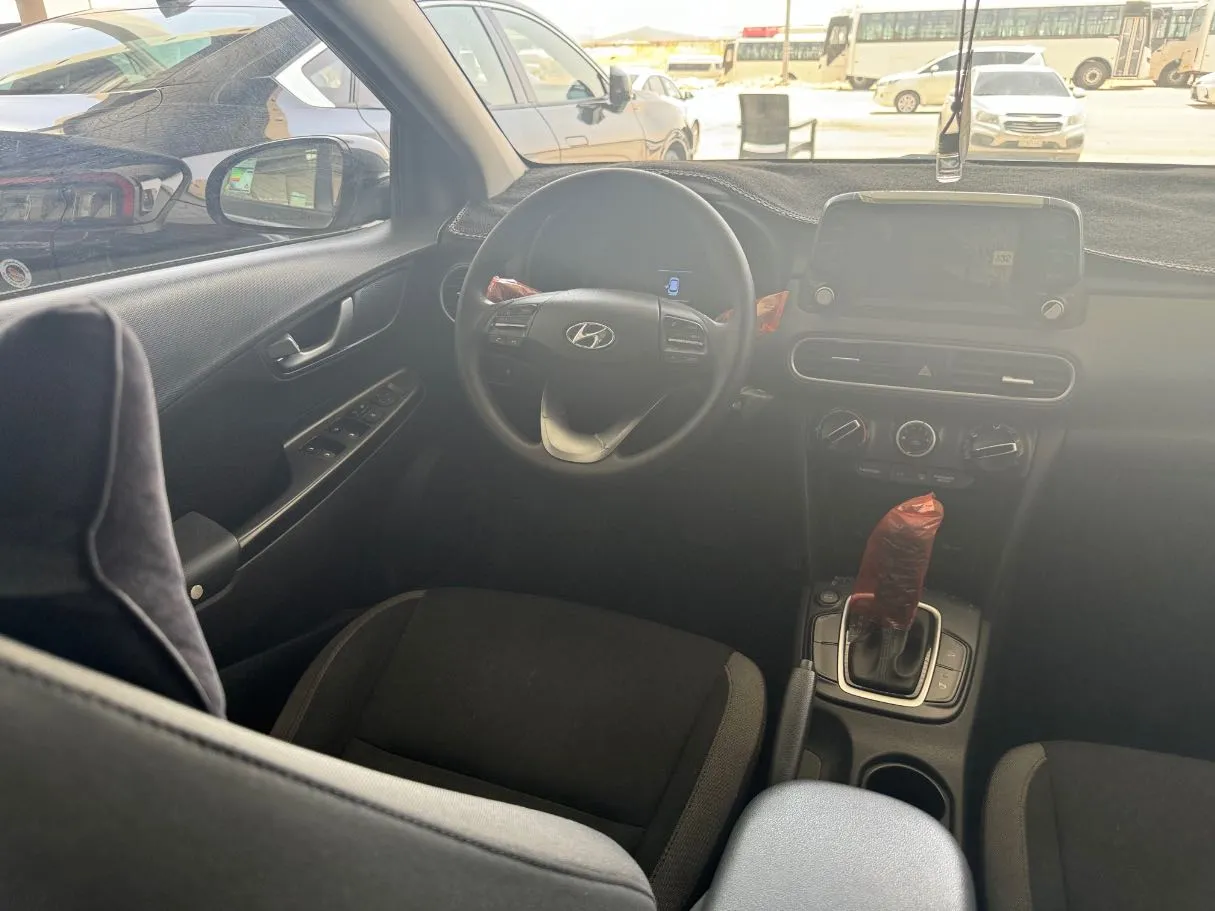 Car image 14