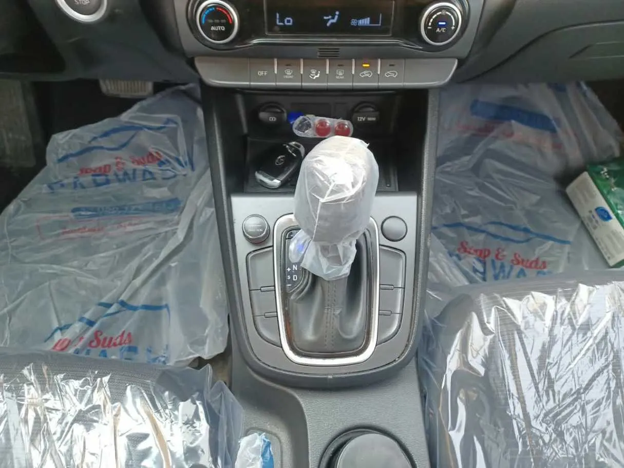 Car image 13