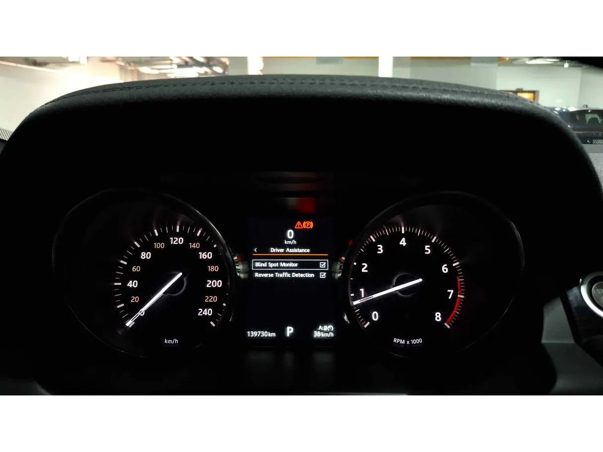 Car image 18