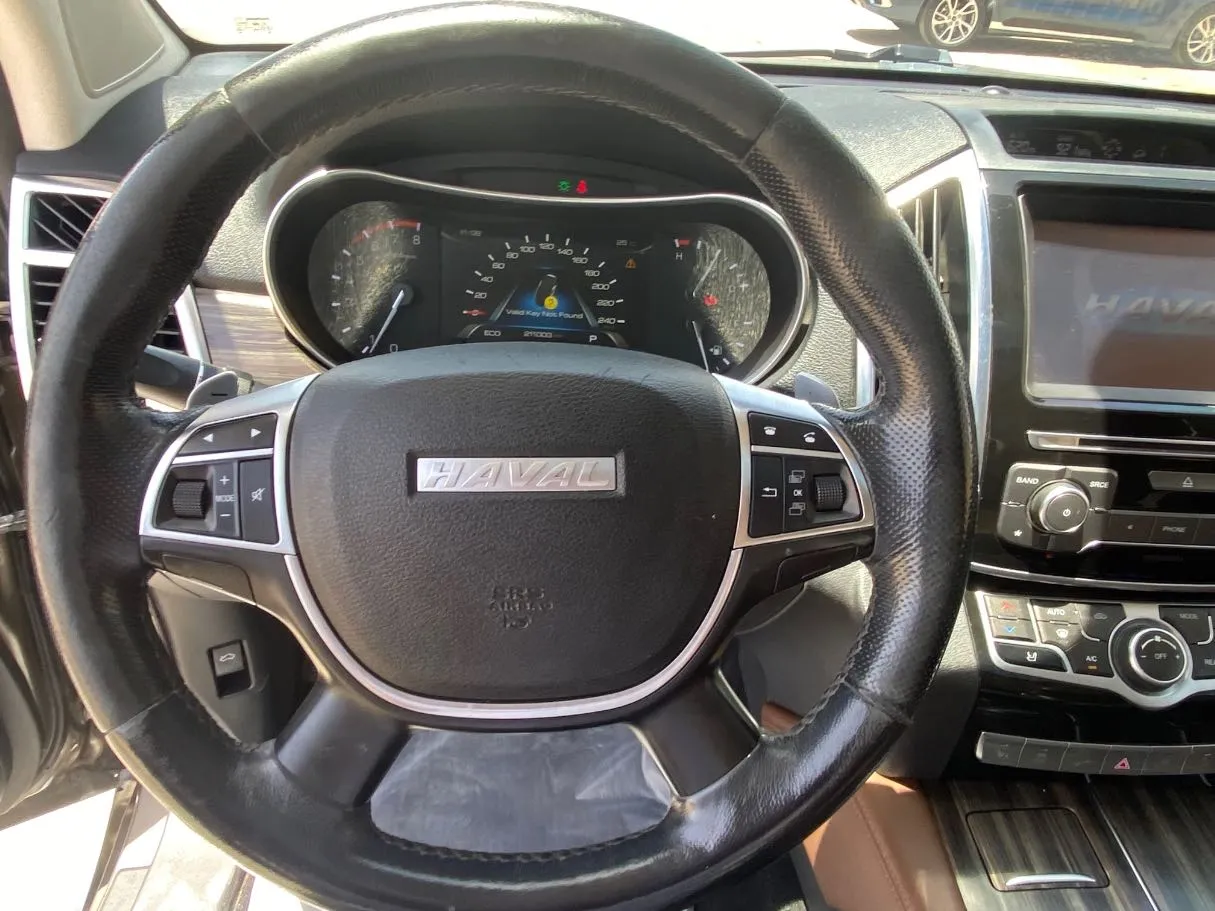 Car image 18