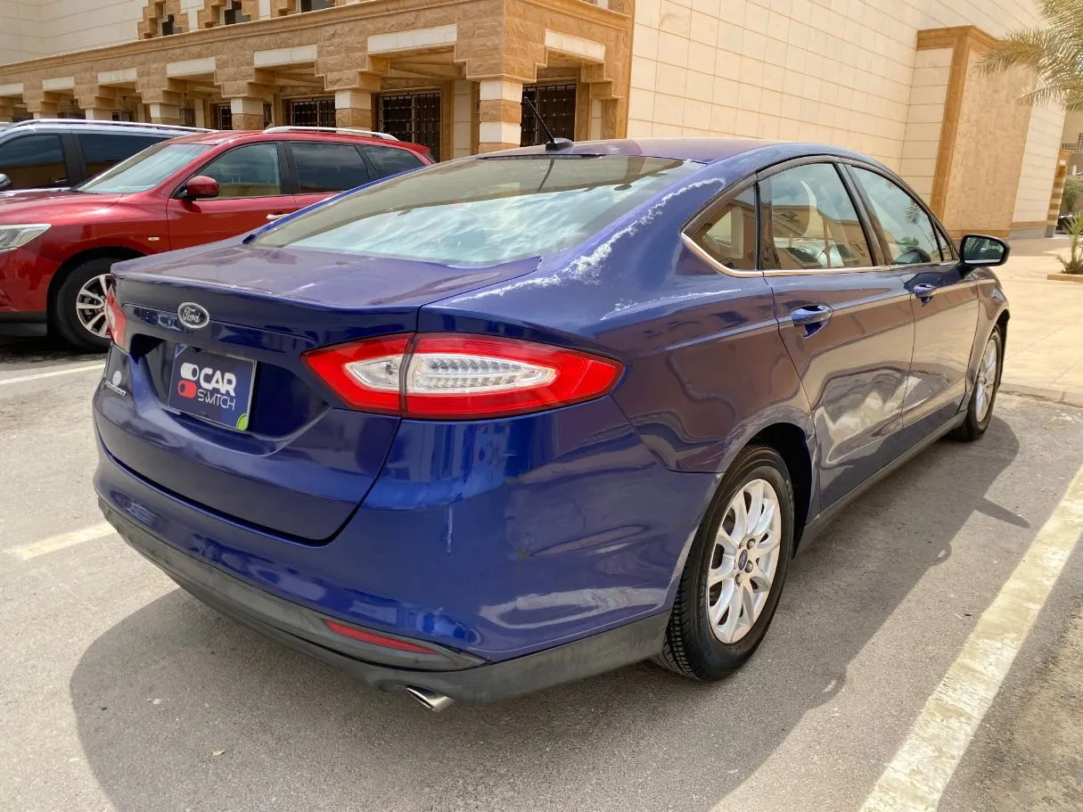 Car image 5